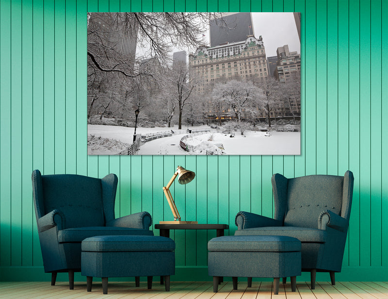 Winter in the City Canvas Print #9059